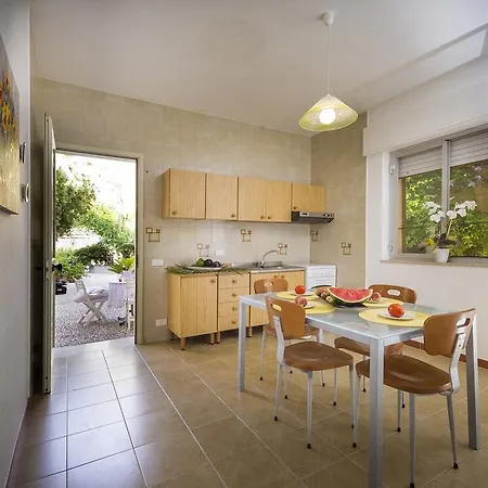 Bel Tramonto Apartment *